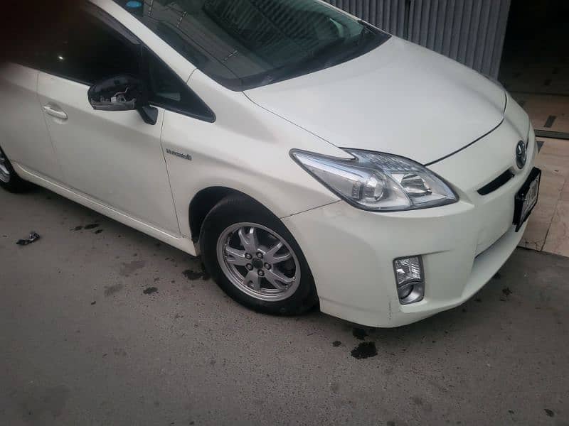 Toyota Prius 2014 mary apny name ha 4