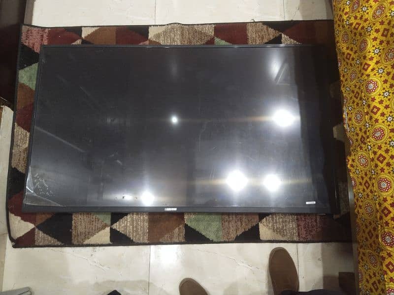 52 inch Samsung lcd 0