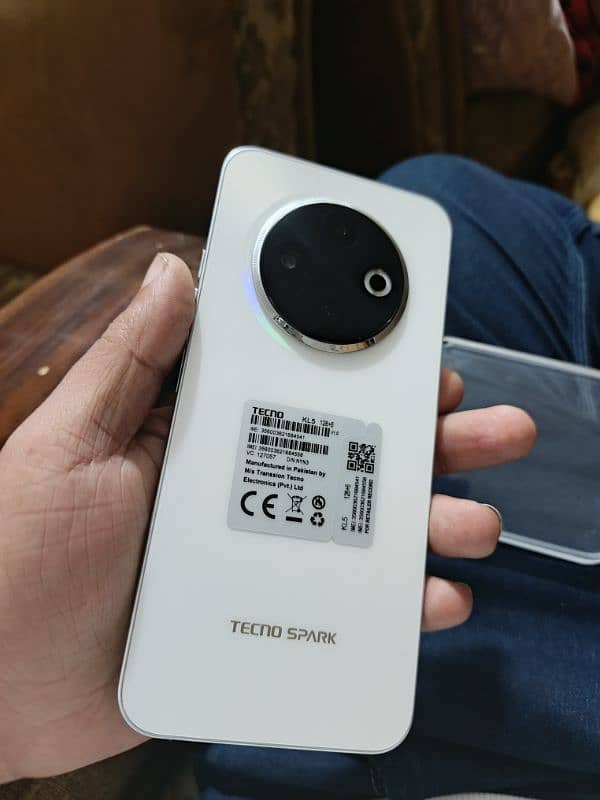 Tecno Spark 30c Box pack 0