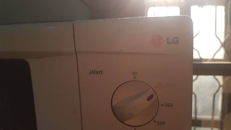 LG microwave 3