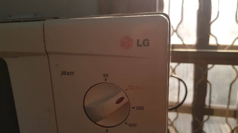 LG microwave 4