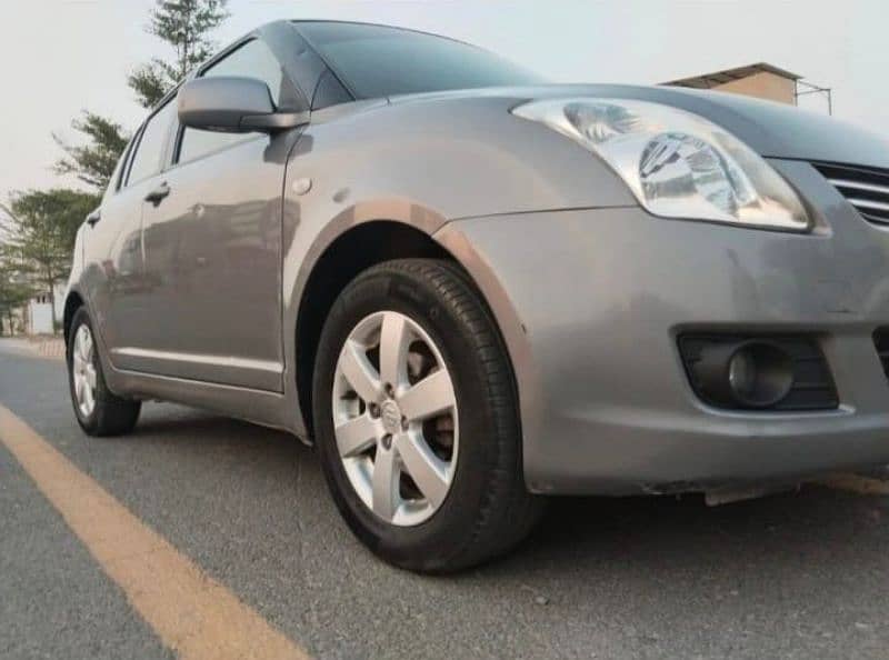 Suzuki Swift 2017 DLX navigation 1