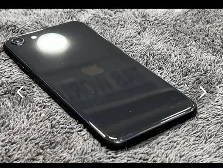 iPhone SE 2020 | Black | Waterpack | Never Opened | 84% Battery. 2