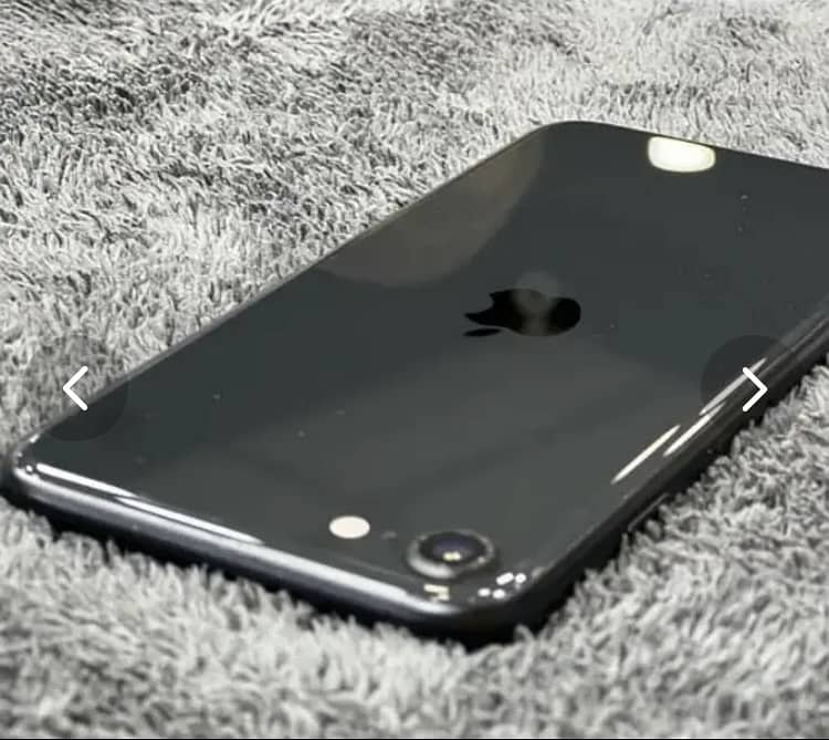 iPhone SE 2020 | Black | Waterpack | Never Opened | 84% Battery. 3