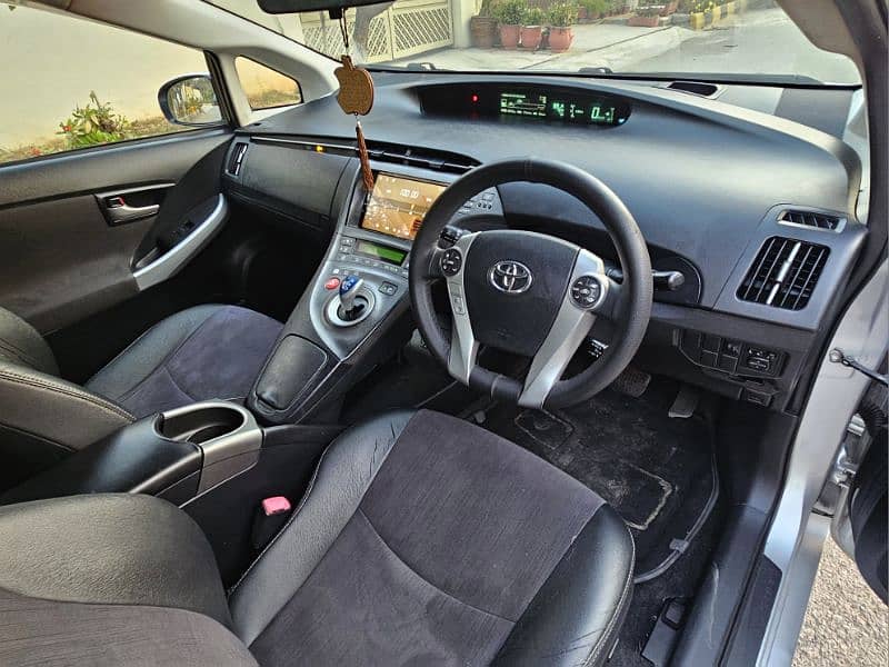 Toyota Prius 2013 8