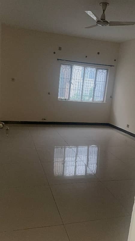 UPPER PORTION FOR RENT G-10/4 6