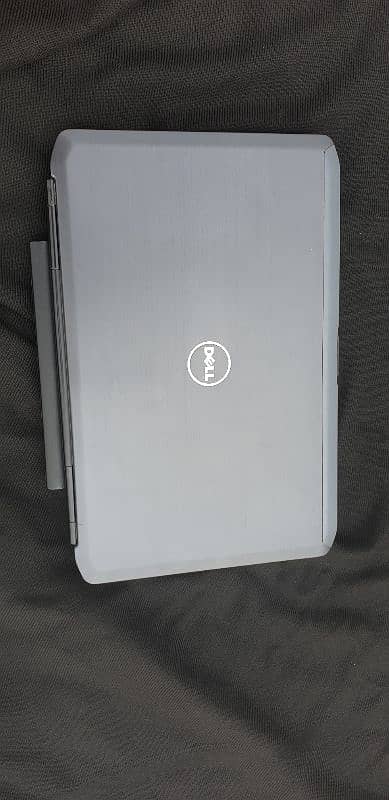 Dell E5530 0