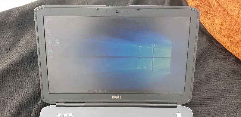 Dell E5530 10