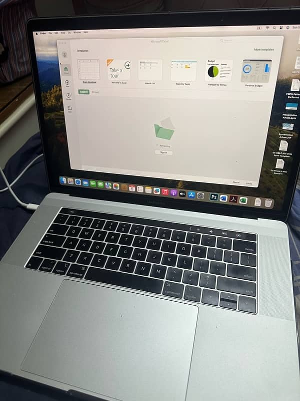 Mac book pro 2018 ( 15 inch ) 3