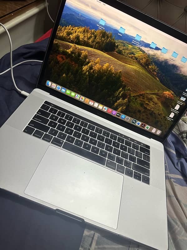 Mac book pro 2018 ( 15 inch ) 6