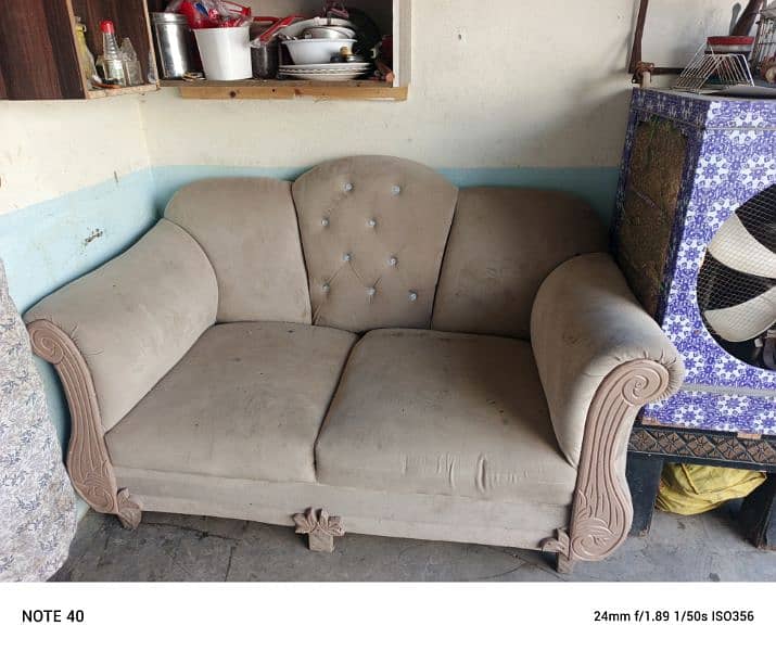 2 seater dewan & 3 seater sofa for sell 0