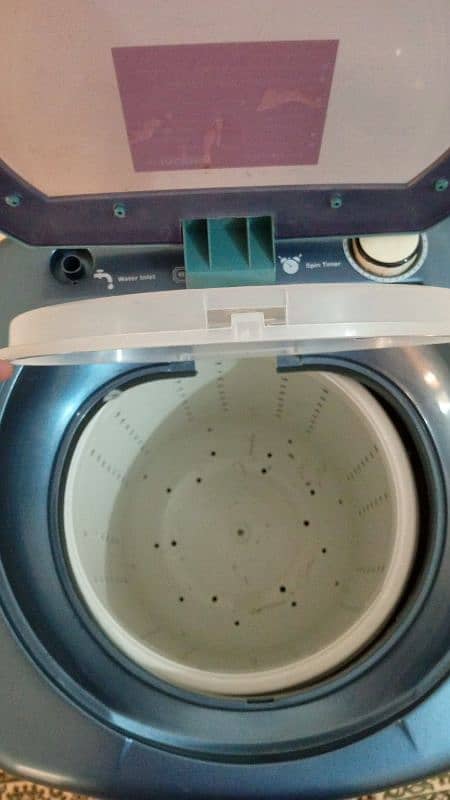 Almost New and well conditioned Dryer 2