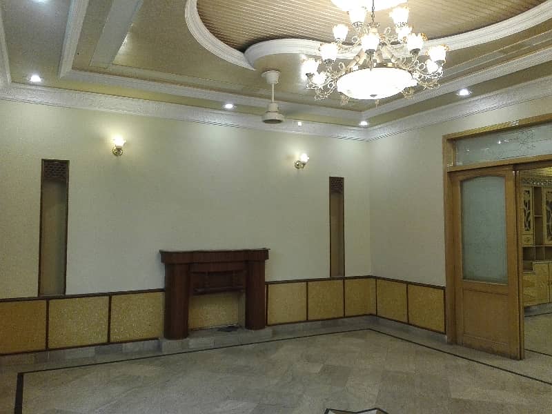 1 Kanal House In Model Town For rent 2