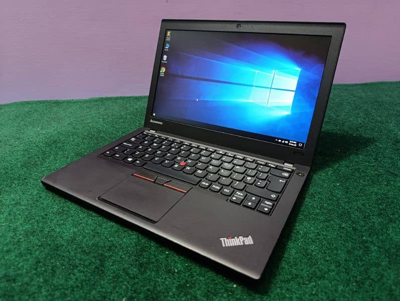 Lenovo Core i5 5th Gen 4GB 320GB Hard Dual Battery 9/10 (Broken) 0