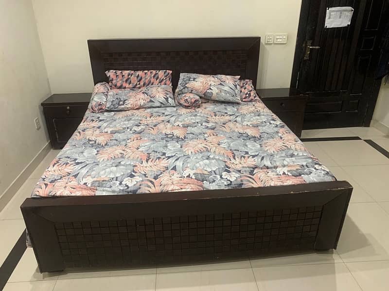 king size bed with 2 side table but without mattress 0