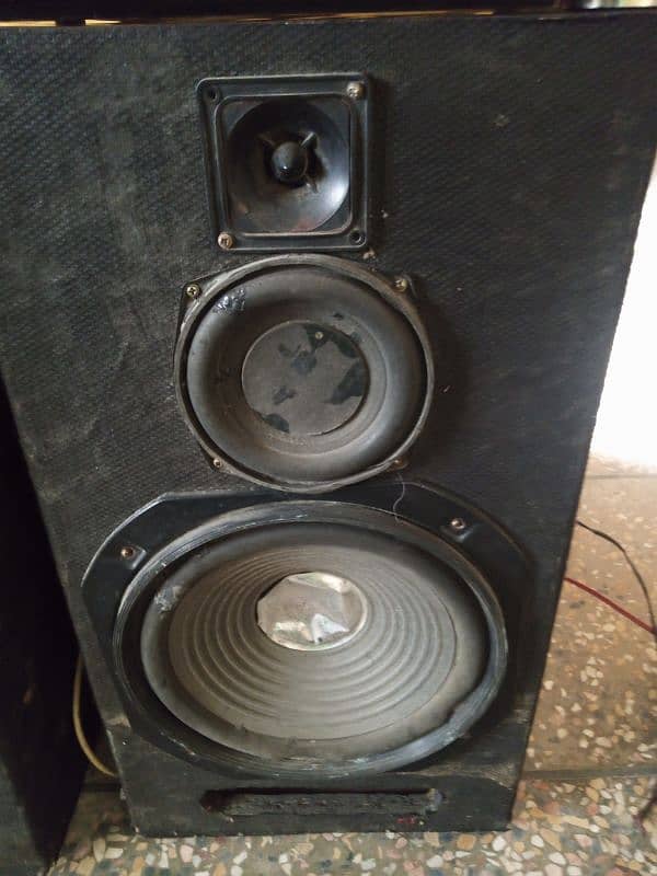 Full Set Of Speakers And Amplifiers 2