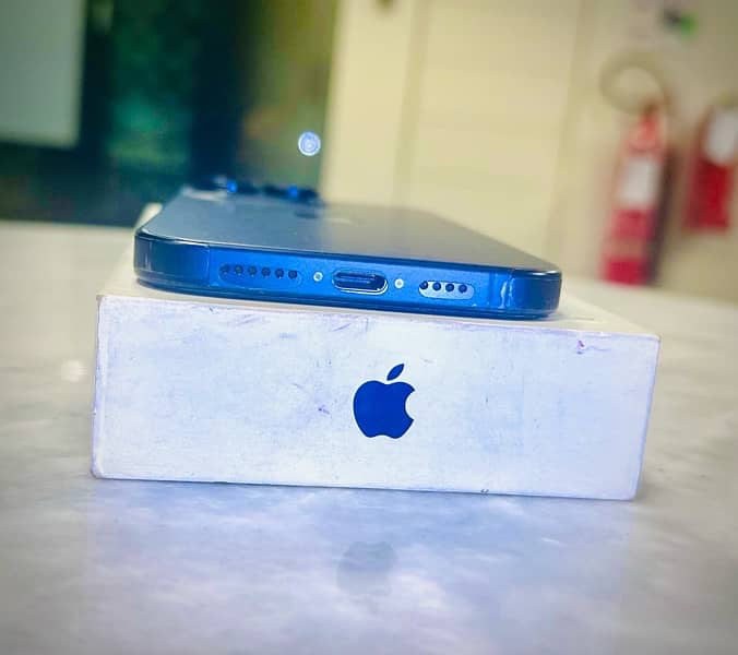 IPhone 15 Pro Max / Jv / 256 GB / contact: 0345-1582671 3