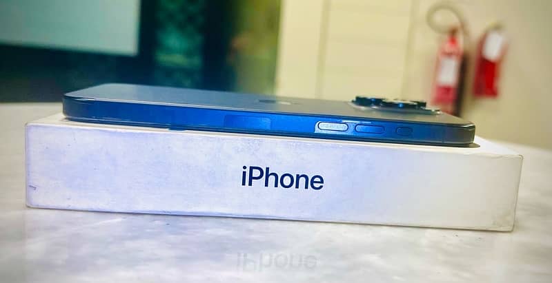 IPhone 15 Pro Max / Jv / 256 GB / contact: 0345-1582671 5