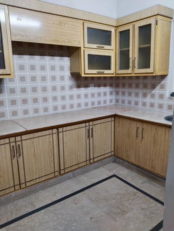 1 bed room with attach wash room kitchen for rent 8