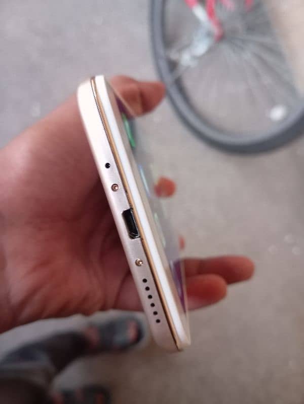 Vivo Y66 full ok condition 3