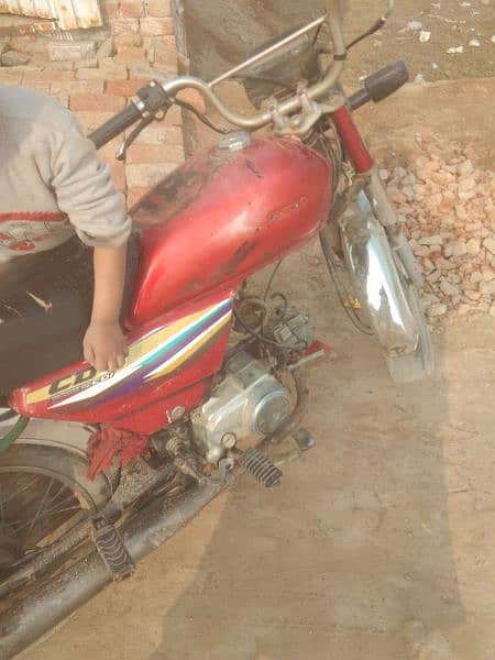 Honda 70cc 15 model  h Achi gari h 2