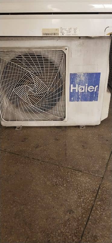 Haier 1.5 ton Dc Inverter heat and cool with 15 days guarantee 1