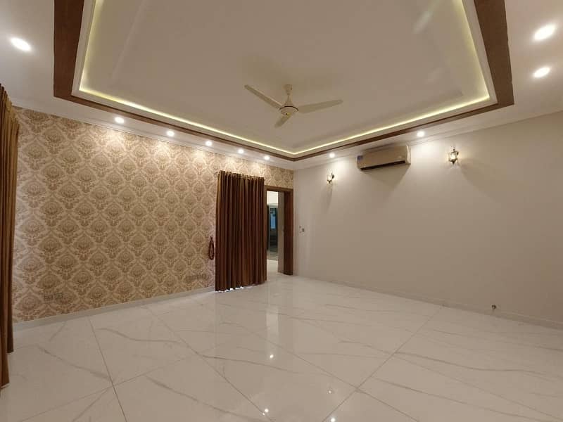 Beautiful Designer House For Rent 22