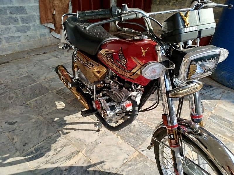 Honda 125 Gold Edition 8