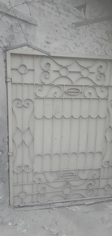 heavy duty iron gate old very strong 3