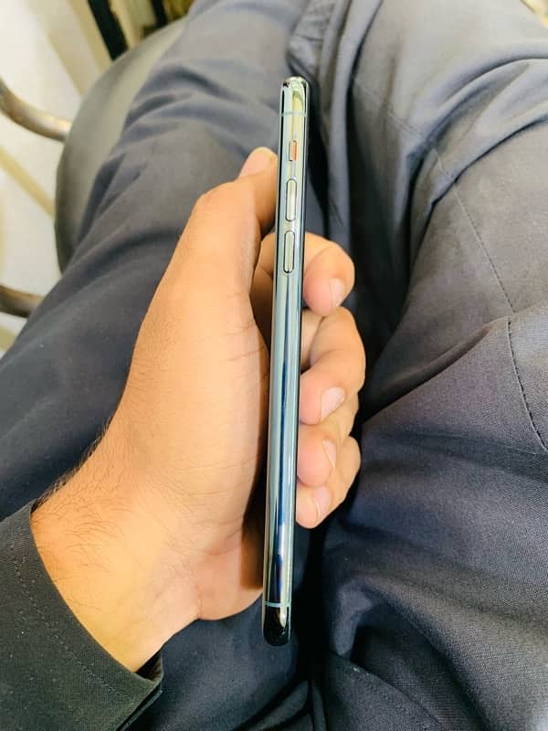 iPhone 11 pro max 5