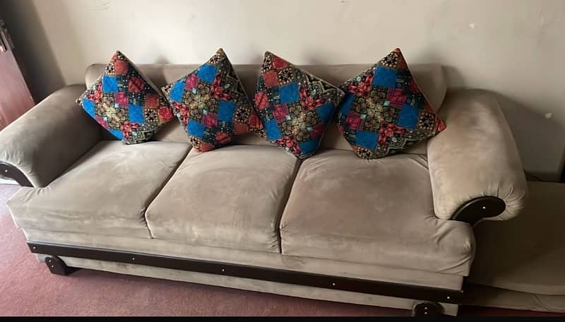 Sofa set, tv console | DHA phase 1 0