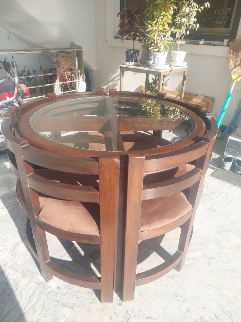 Round Dining table 4 person 1