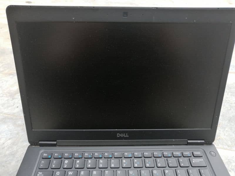 Dell vostro 5490Laptop in good condition 3