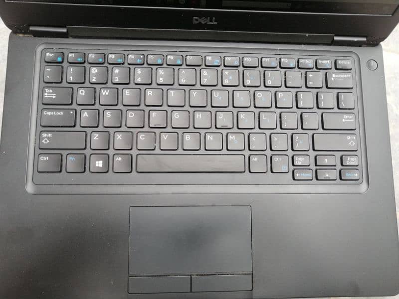 Dell vostro 5490Laptop in good condition 4