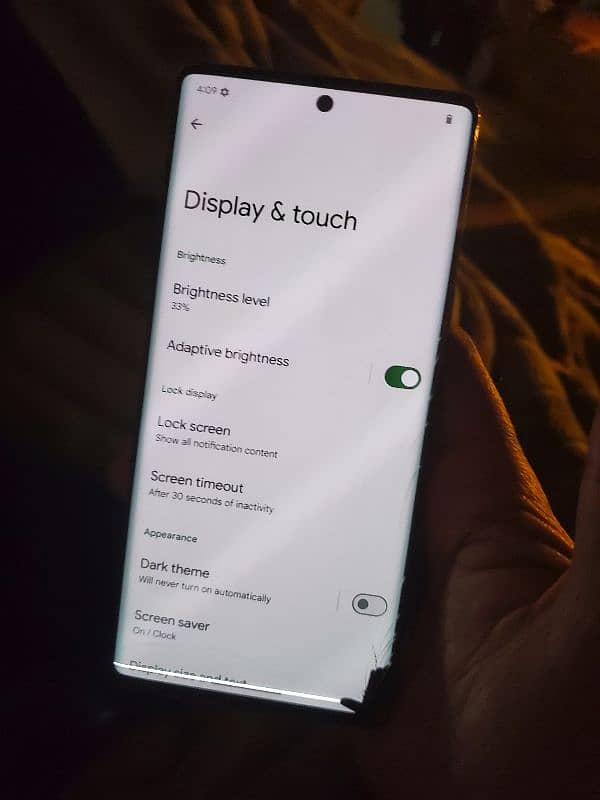 Google pixel 6pro non pta 12/128panel sirf neche sa chal raha ha thora 8