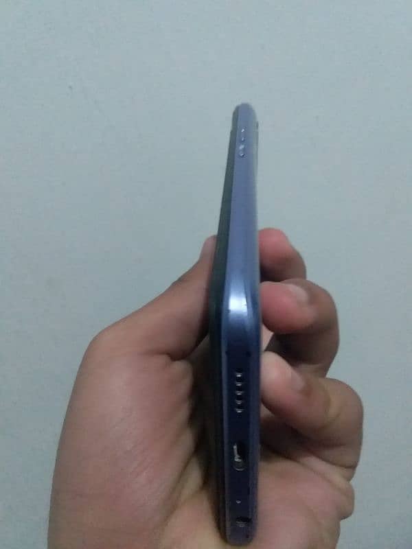 Tecno spark 8c 2