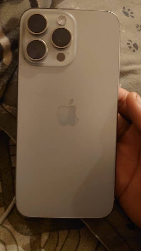 I phone. 15 pro max Natural Titanium 1