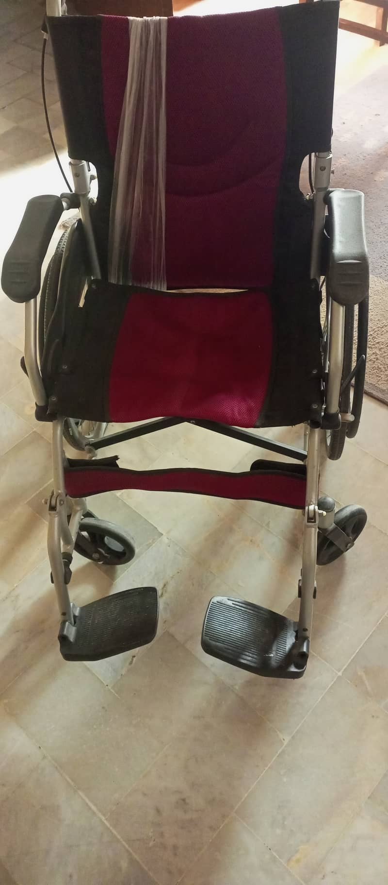 IMPORTED ALUMINIUM LIGHT WEIGHT WHEEL CHAIR 1