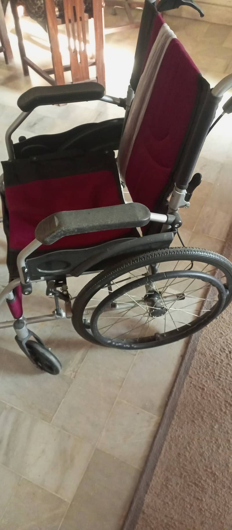 IMPORTED ALUMINIUM LIGHT WEIGHT WHEEL CHAIR 2