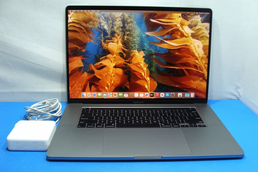 Macbook Pro 2019 i9 Lush Boxed - Total Genuine and New Condition 0