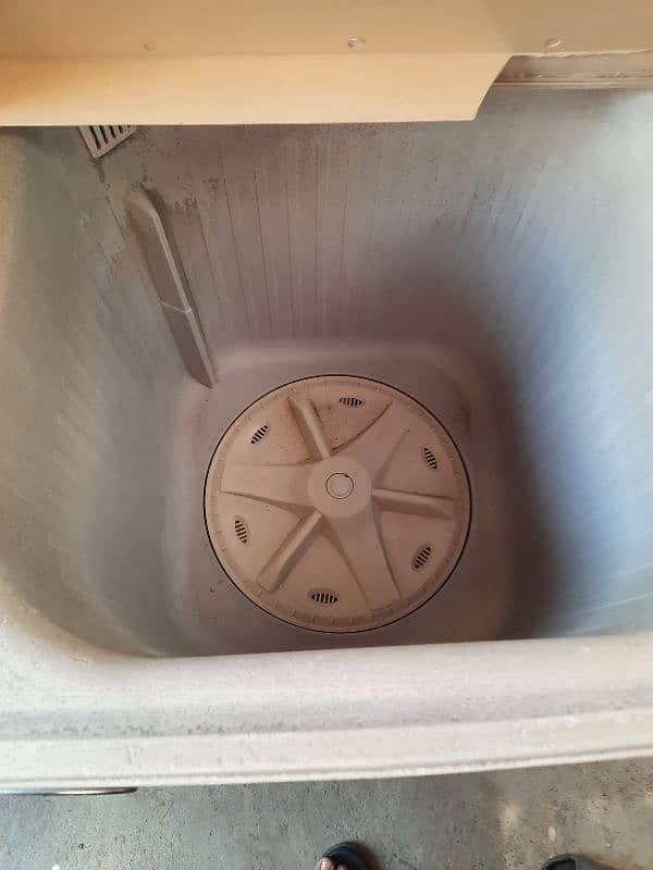 washing machine United 570 for sale in copper 1