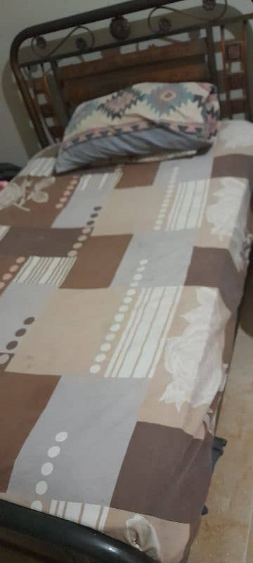 urgent sale 4ft × 6ft queen size extra large iron bed 2