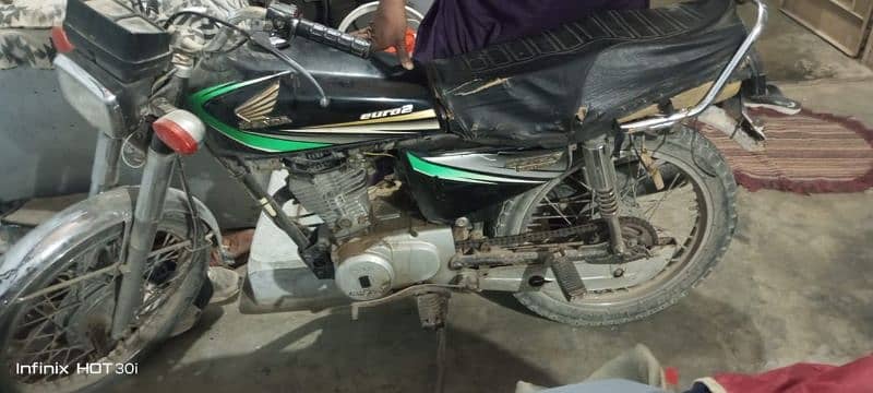 aoA I'm selling Honda 125 sealed engine only ring piston ka kaam h 2