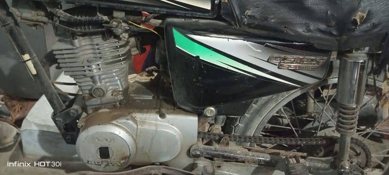 aoA I'm selling Honda 125 sealed engine only ring piston ka kaam h 5