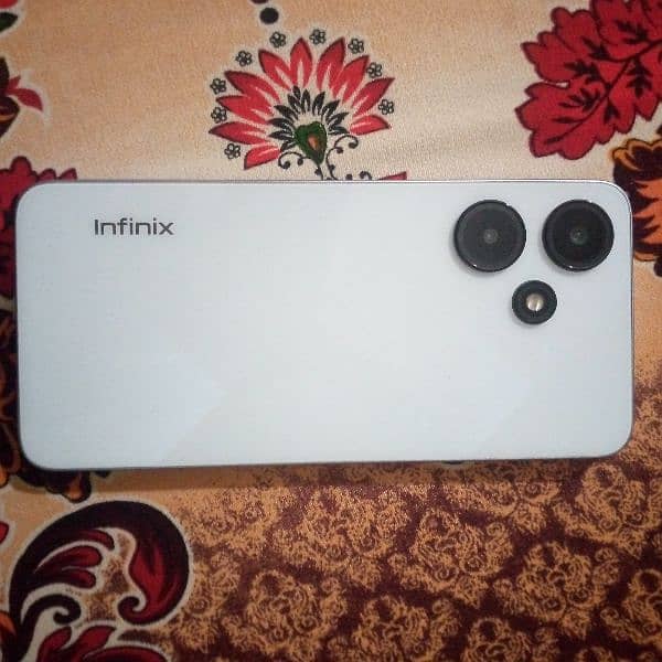 Sale for mobile phone infinix hot 30i ram 4/4  128 gb 1