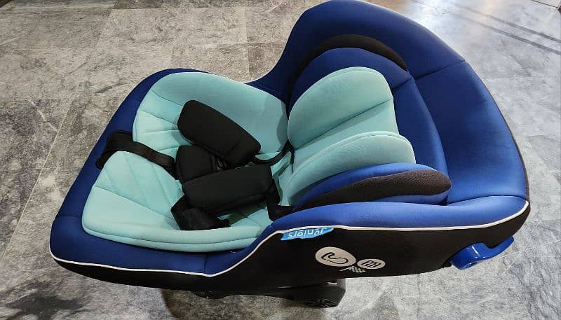 Juniors Car Seat in excellent condition for sale 1