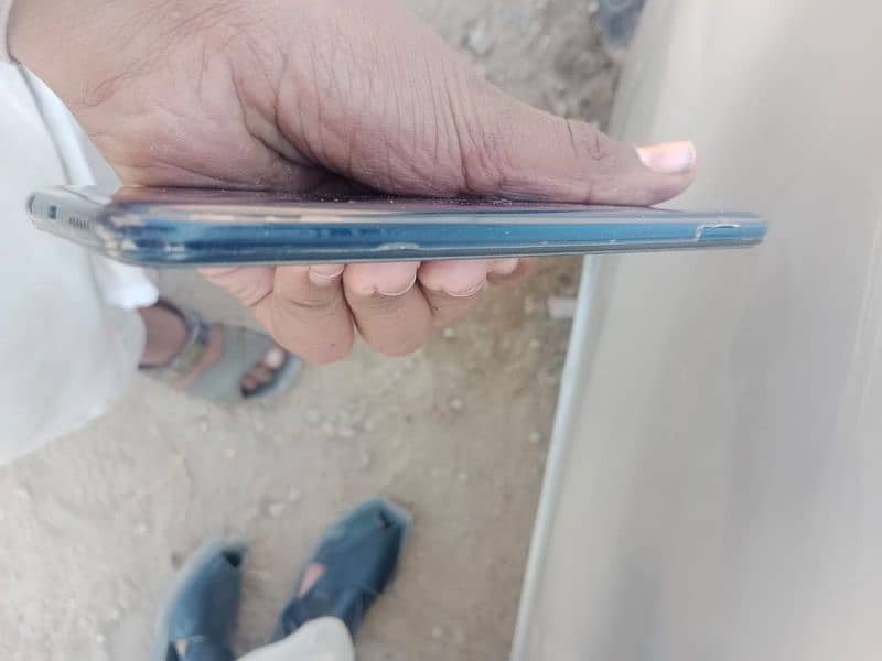 mobile sale ha daba clear ha ok condition ha hot 8 4gb ram 64 gb ROM 9