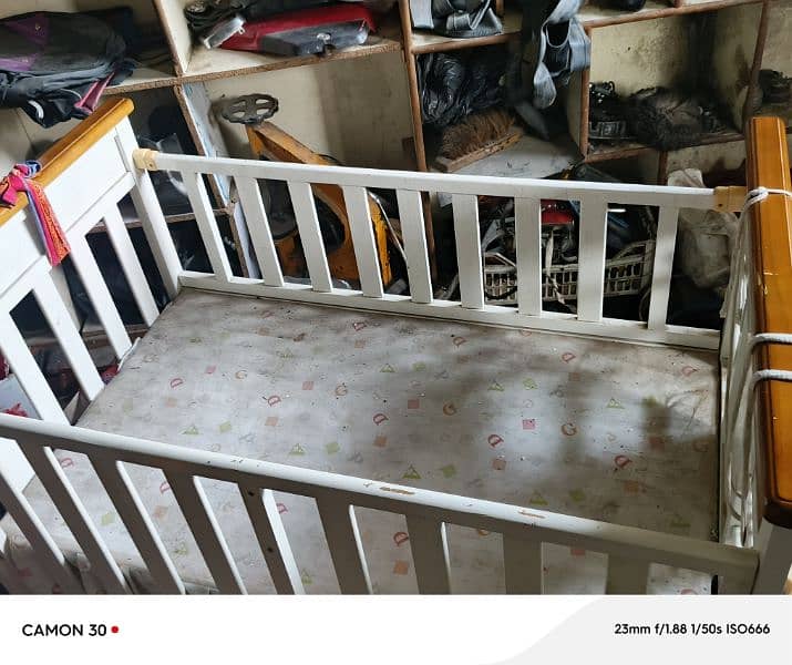 baby cot for sale urgent 0