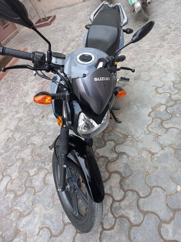 Suzuki GSX 125 2022 8