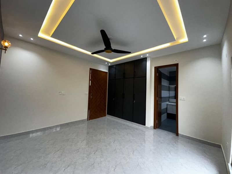 5 Marla Brand New House For Sale In Lake City - Sector M-7B Lake City Lahore 3